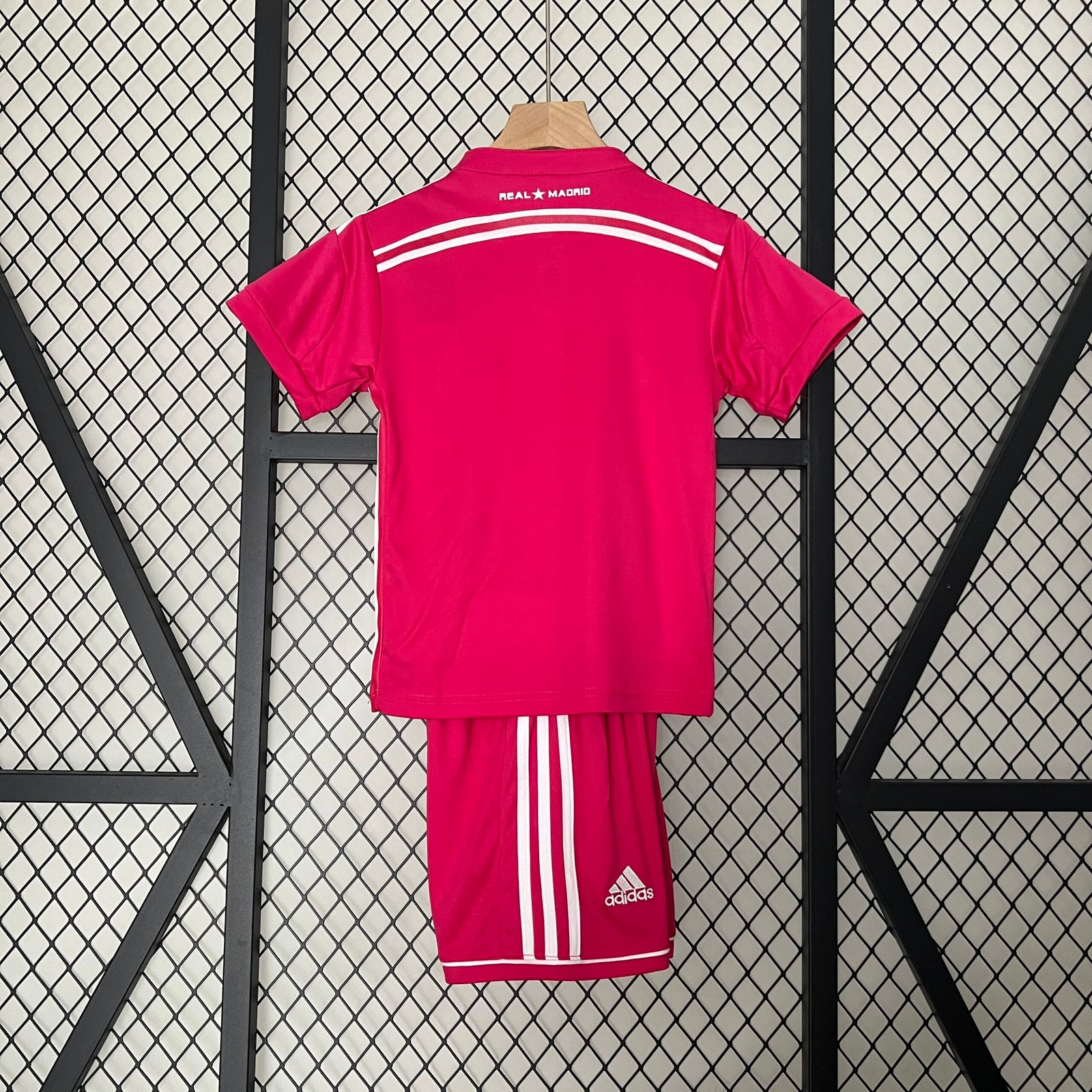 kids Real Madrid 14/15 away size: 16-28 - Image 2