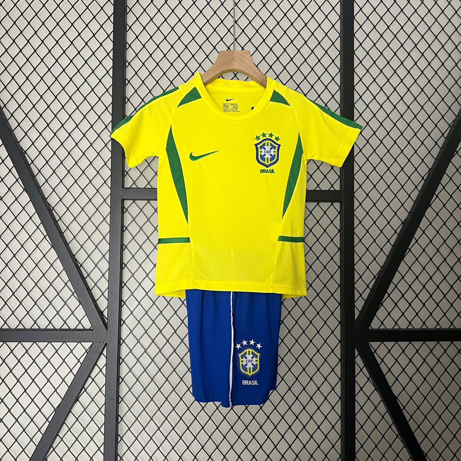 kids Brazil2002 home size: 16-28