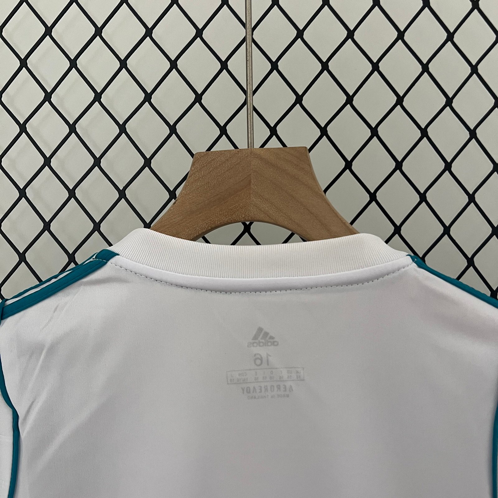 kids Real Madrid 17/18 home size: 16-28 - Image 2