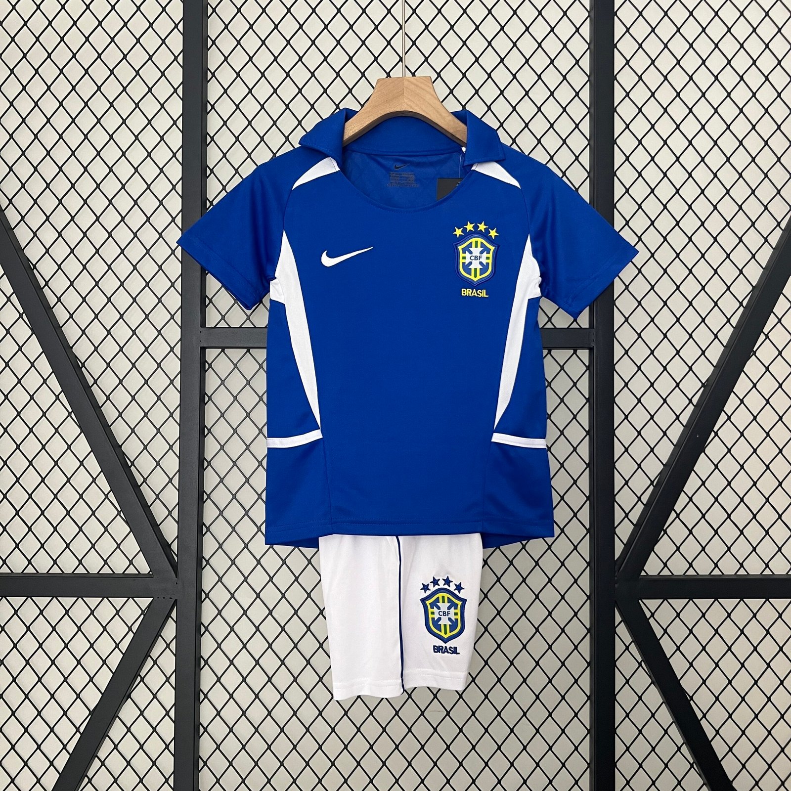 kids Brazil 2002 away size: 16-28