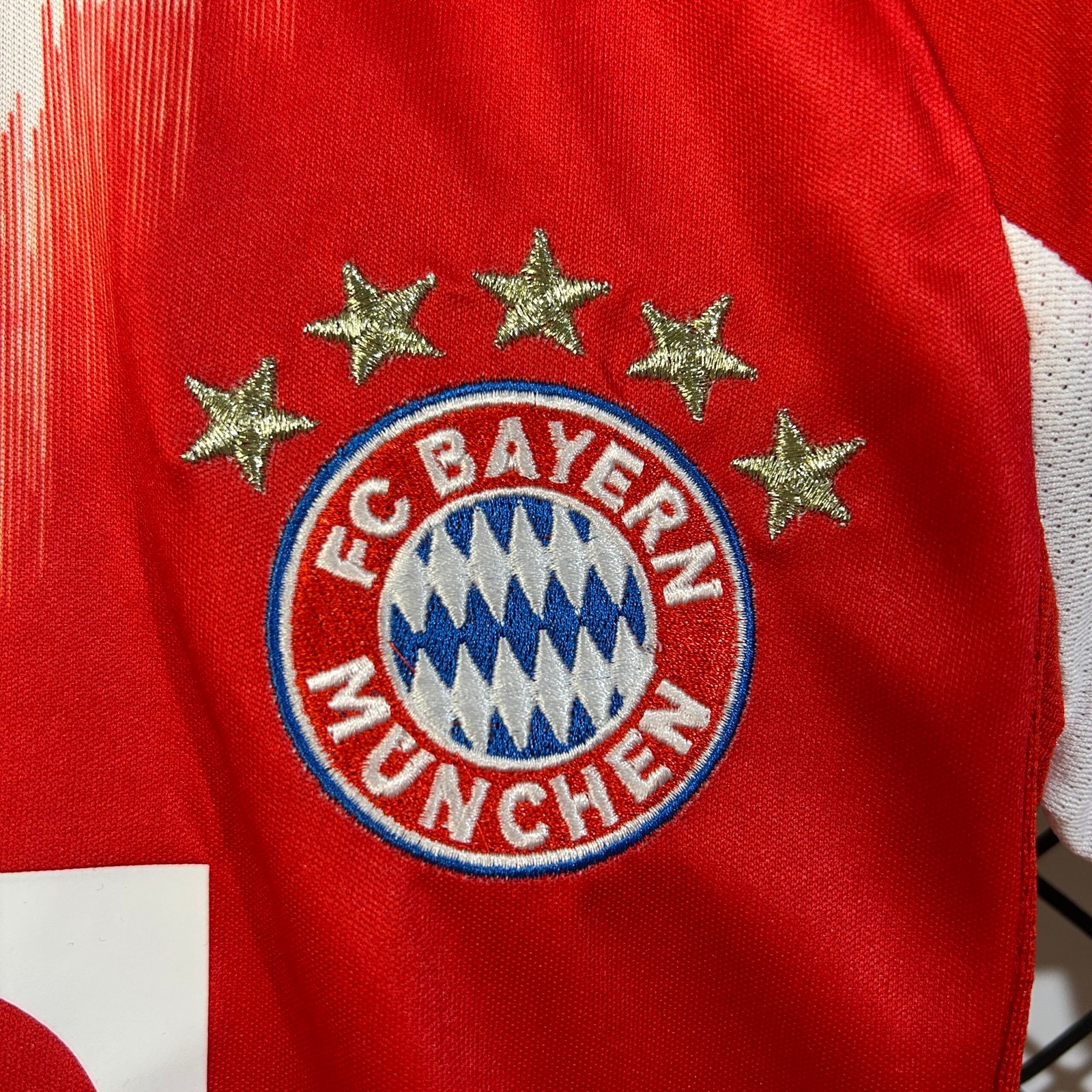 25/26 kids Bayern Munich home size: 16-28 - Image 3