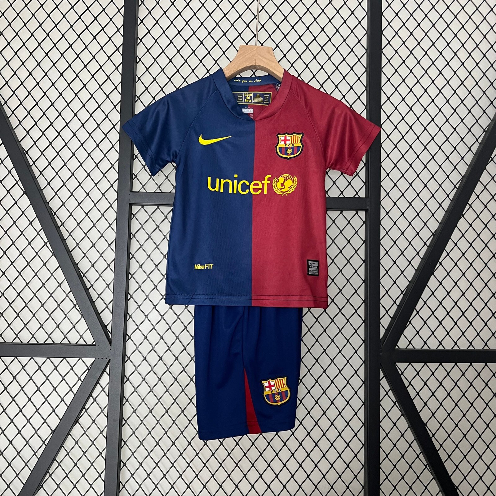 kids Barcelona 08/09 home size: 16-28